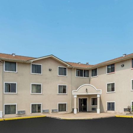 Quality Inn & Suites Earth City Luaran gambar