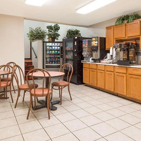 Quality Inn & Suites Earth City Luaran gambar