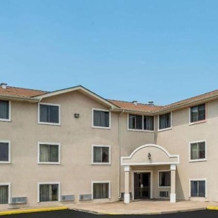 Quality Inn & Suites Earth City Luaran gambar
